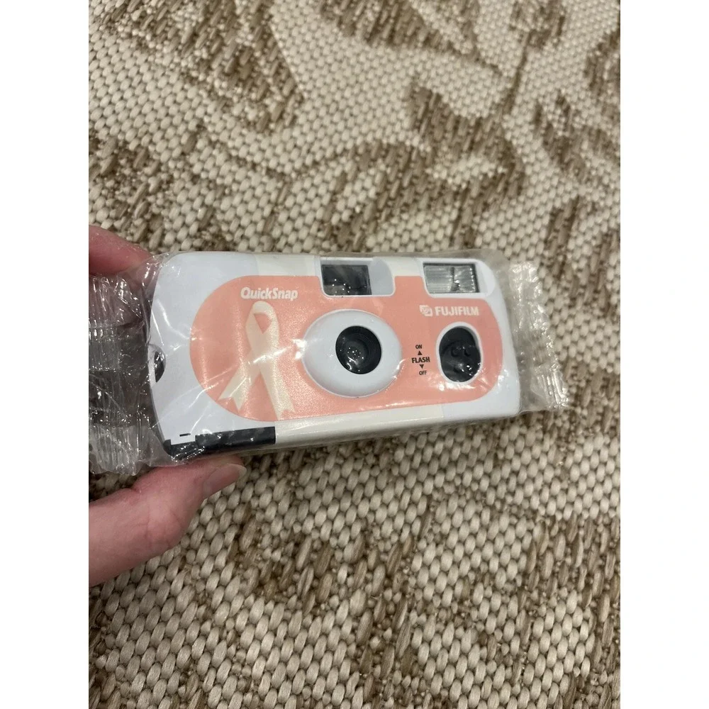 Fujifilm Quick Snap Flash Camera 27 Exp 35mm Single Use Point Breast Can Expired